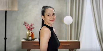 Eksplorasi Gaya Rambut di Rumah Aja ala Pevita Pearce, Mau Tahu Trik Andalannya?