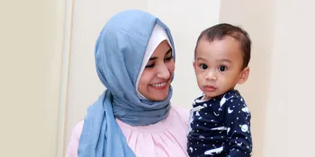 Ekspresi Geregetan Baby Adam Putra Shireen Sungkar, Bikin Gemas