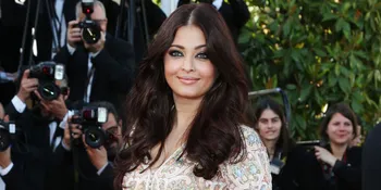 Elegan Maksimal! Secantik Wanita Karir, Ini Gaya Formal Aishwarya