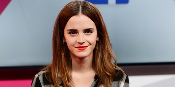 Emma Watson Selfie Bareng Pemain 'BEAUTY AND THE BEAST'