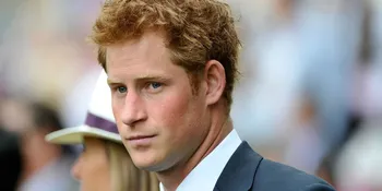 Enggak Manja, Pangeran Harry Pergi Ngopi Tanpa Pengawalan