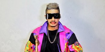 Erlando Pertahankan Gaya Bling-Bling Meski Fokus Jadi Cenayang, Siap Gantikan Roy Kiyoshi?