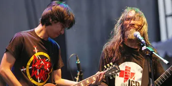 Eross Sheila On 7 Tampil Garang Bersama Death Vomit di JogjaROCKarta