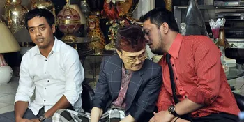 Eyang Subur Mendapat Banyak Pertanyaan di Polda