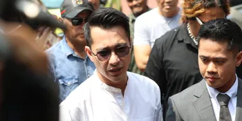 Eza Gionino Bantah Cerai Karena Orang Ketiga, Ini Penjelasannya