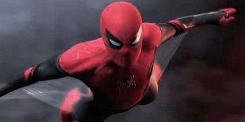 Fakta dari Trailer 'SPIDER-MAN FAR FROM HOME', Paspor Peter Tak Ada Tahun Kelahiran