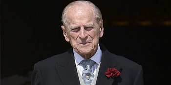 Fakta Pangeran Philip, Lahir di Meja Dapur - Pertemuan Pertama Dengan Ratu Elizabeth