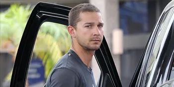 Fakta Terungkap! Shia LaBeouf Kirim Foto Bugil Demi Peran