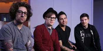 Fall Out Boy Donasikan Tiket Konser ke Korban Bom Boston