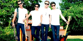 Fans Pergoki Personel The Vamps Bugil di Hotel!