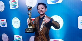 Farel Prayoga Menang Penghargaan Penyanyi Dangdut Daerah Pendatang Baru Solo Terpopuler