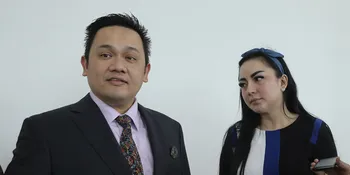 Farhat Abbas Curiga Suami Baru Regina Masih Beristri