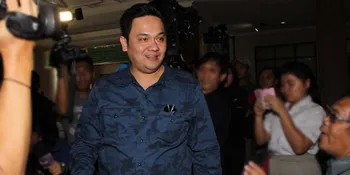 Farhat Abbas Sudah Tak Mau Rayu Nia Daniati