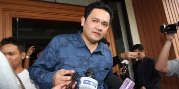 Farhat Abbas Tiduri 100 Wanita?