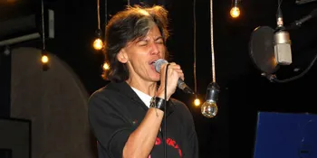Fariz RM Bangga Dengan Penjualan Album FENOMENA
