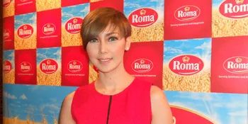 Fenita Arie Sedih Melihat Perceraian Artis