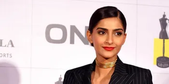 Flu Babi Masih Menyerang, Sonam Kapoor Batal Keluar Dari RS