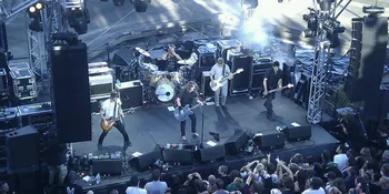 Foo Fighters Manggung di Area Parkiran