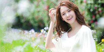 [FOTO] Akrab Banget, Yoona SNSD Disuapin Aktor Ganteng China
