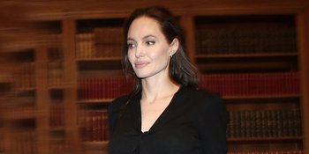 FOTO: Angelina Jolie Mulai Usung Perabotan ke Rumah Baru?