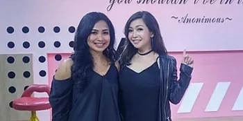 Foto Bareng, Chef Marinka dan Feni Rose Mirip Bak Saudari Kembar