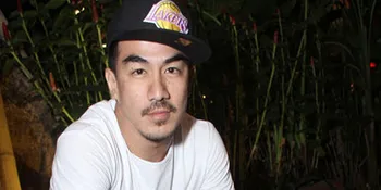 Foto Bareng Joe Taslim dan Dian Sastrowardoyo untuk HIV Aids