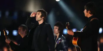 [Foto] Beady Eye Rilis Artwork Wanita Telanjang Dada