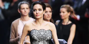 [FOTO] Begini Jadinya Jika Angelina Jolie Punya 'Saudara Kembar'
