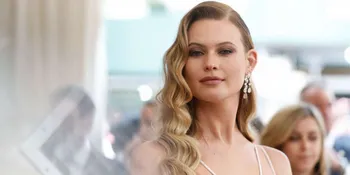 [FOTO] Belanja ke Pasar, Behati Prinsloo Pamer Perut Buncitnya