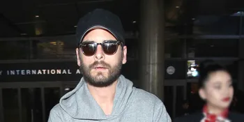 [FOTO] Belum 24 Jam, Scott Disick Mesra Dengan Wanita Lain