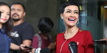 [FOTO] Berambut Silver, Julia Perez Makin Cantik & Hot Menggoda