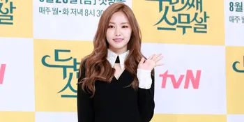 FOTO: Berbikini, Na Eun A-Pink Nikmati Liburan Pantai Hawai