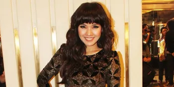 [Foto] Bersama Kekasih, Winda Viska Ziarah ke Pulau Penyengat