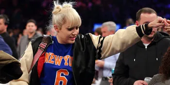 [FOTO] Berubah Total, Miley Cyrus Kembali Jadi 'Hannah Montana'