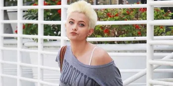 [FOTO] Braless, Paris Jackson Pamer Tindik di Bagian Pribadi