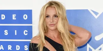 [FOTO] Britney Spears dan Sam Asghari Rayakan Natal Bareng