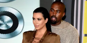 [FOTO] Bukti Cinta, Kanye West Beri Kim K 150 Lebih Kado Natal