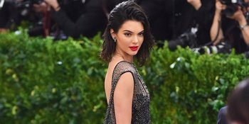 [FOTO] Bukti Kemesraan Kendall Jenner &#38; ASAP Rocky di Met Gala