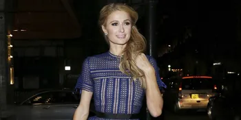 [FOTO] Busana Transparan Paris Hilton, Awas Bikin Gagal Fokus!