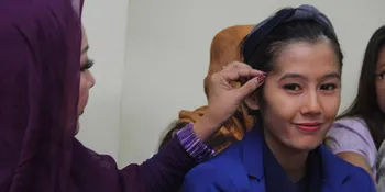 [Foto] Cantik! Ardina Rasti Datangi Komnas Perempuan