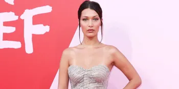 [FOTO] Cantik Menggoda, Saat Bella Hadid Pakai Dress Transparan