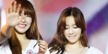 [FOTO] Cantiknya Taeyeon - Tiffany SNSD Makan Permen Kapas