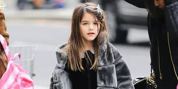 [FOTO] Coba Tebak, Suri Cruise Lebih Mirip Ayah Atau Ibunya?
