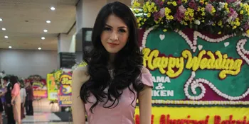 [FOTO] Cute Maksimal! Ketika Donita Foto Bareng Baby Pertamanya
