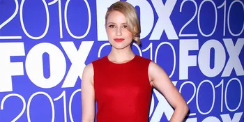 [FOTO] Dada Terbuka, Bagian Pribadi Dianna Agron Pun Nongol