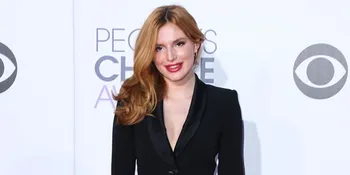 [FOTO] Dandan Hot, Bella Thorne Gandeng 'Pacar Baru'