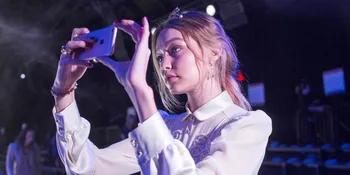 [FOTO] Datang ke Fashion Weeks, Ini Wajah No Make Kendall Jenner