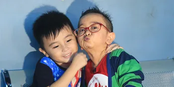 FOTO: Daus Mini dan Ayah Tiri Anaknya Terlibat Cekcok Panas