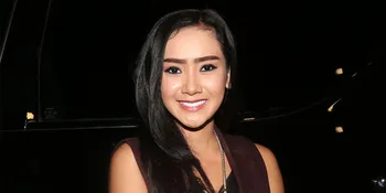 FOTO: Di Dalam Mobil, Cita Citata & Sang Pacar Mesra Abis