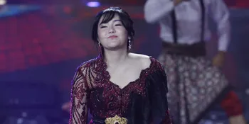 Foto di Depan Panggung Pernikahan, Via Vallen: Kapan Aku Bisa Kaya GItu?